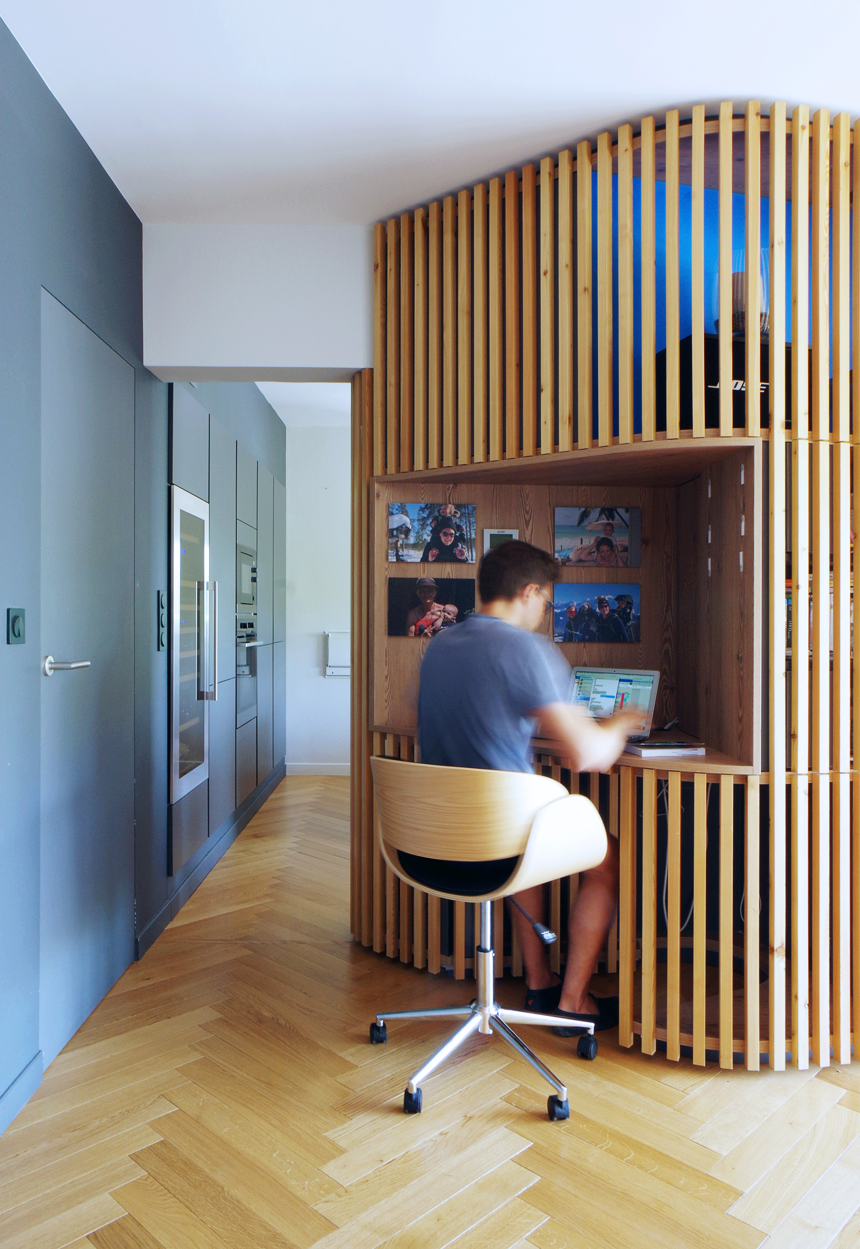 Appartement_Rénovation_Annecy_agencement_meuble-central_Bureau_bois_tasseau